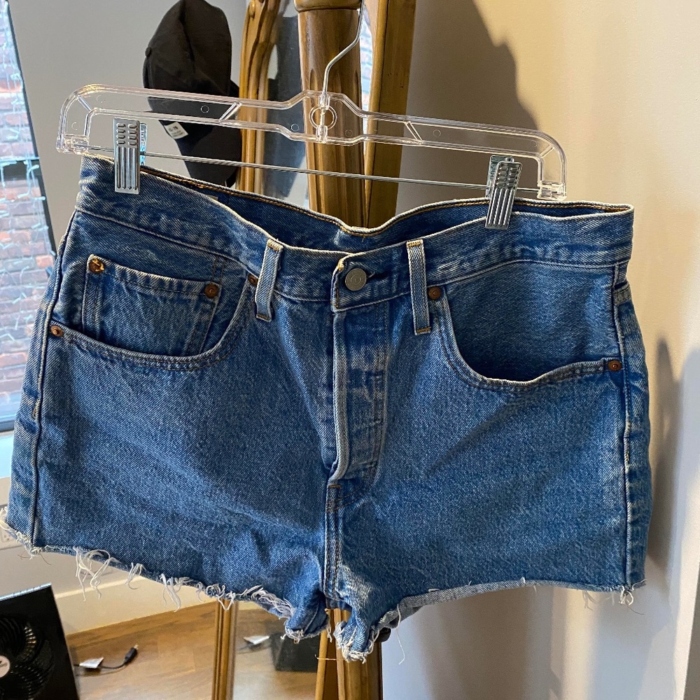LEVIS SHORTS - W30
